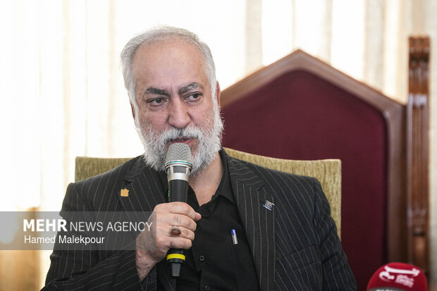 مراسم چهلمین روز شهادت رهبر انقلاب در کلیسای سرکیس مقدس تهران