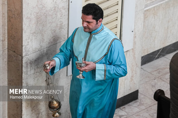 مراسم چهلمین روز شهادت رهبر انقلاب در کلیسای سرکیس مقدس تهران