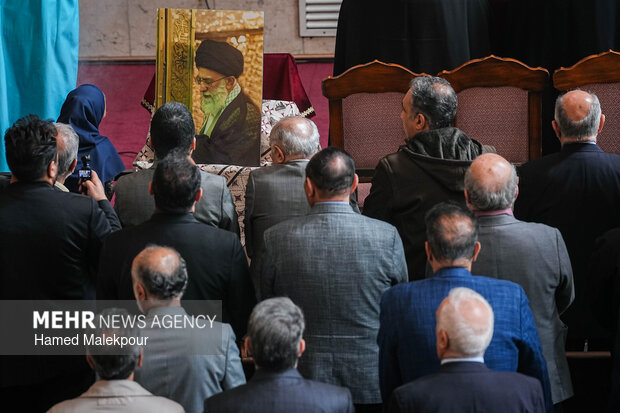 مراسم چهلمین روز شهادت رهبر انقلاب در کلیسای سرکیس مقدس تهران