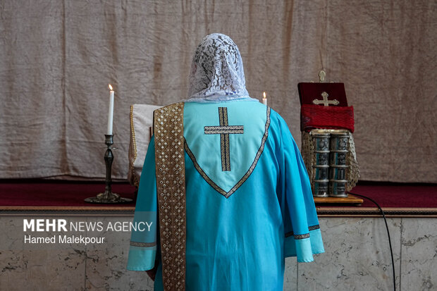 مراسم چهلمین روز شهادت رهبر انقلاب در کلیسای سرکیس مقدس تهران