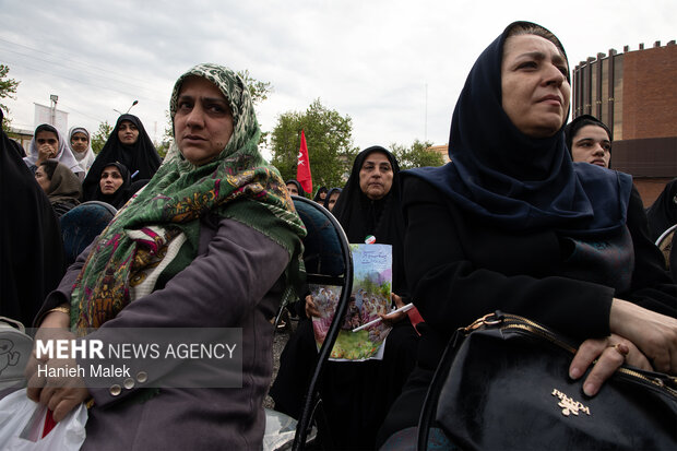 گرامیداشت شهدای مدرسه میناب در گرگان