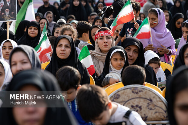 گرامیداشت شهدای مدرسه میناب در گرگان