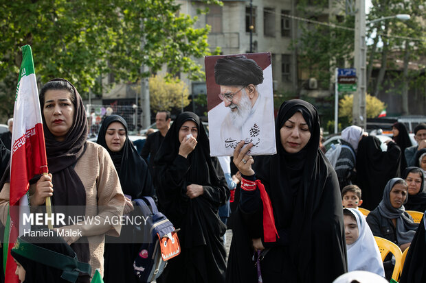 گرامیداشت شهدای مدرسه میناب در گرگان
