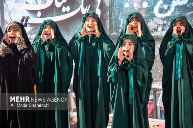 گرامیداشت چهلمین روز شهادت دانش‌آموزان میناب در حرم مطهر رضوی