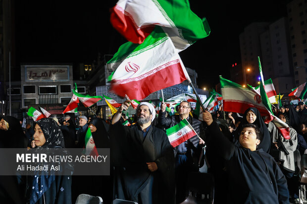 اجتماع مردمی در چهلمین شب شهادت امامِ قائدِ شهید