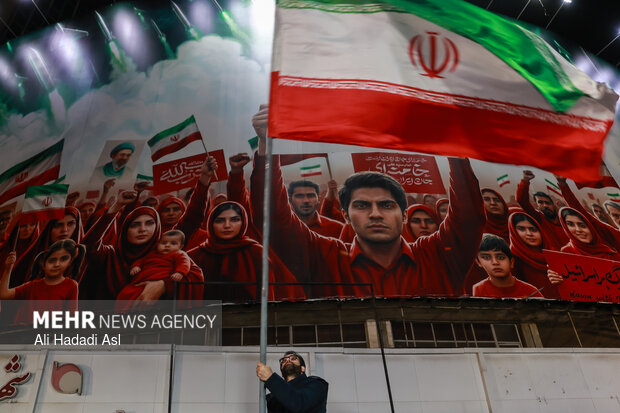 People in Tehran mark martyrdom of Leader after 40 days
