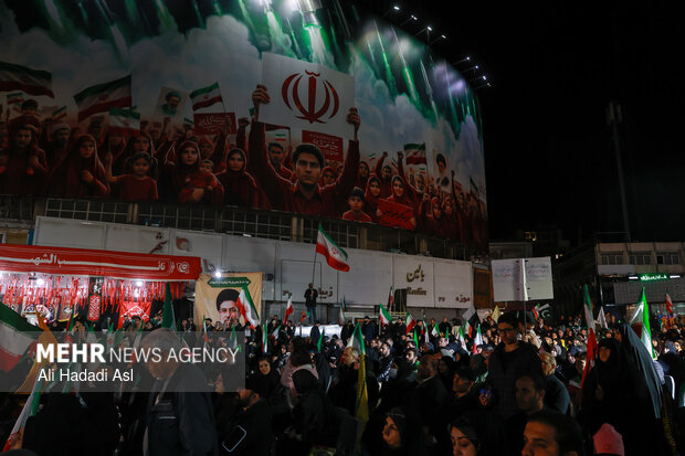 People in Tehran mark martyrdom of Leader after 40 days
