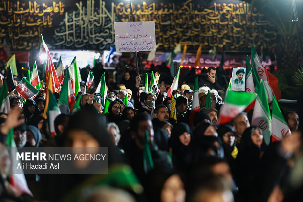 People in Tehran mark martyrdom of Leader after 40 days
