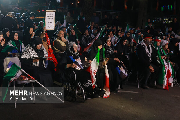 اجتماع مردمی در چهلمین شب شهادت امامِ قائدِ شهید