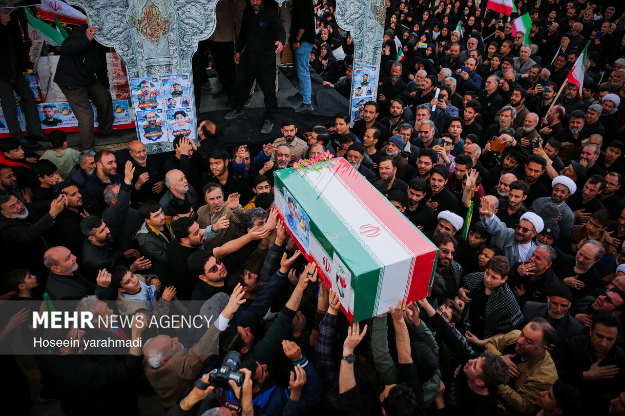 مراسم تشییع پیکر شهید«مهدی ذوالفقاری» در نهاوند