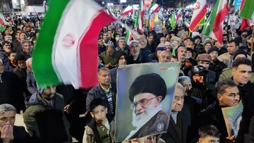 شکوه حضور مردم اراک در آیین اربعین رهبر شهید انقلاب