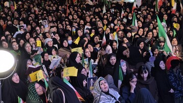 هدایت‌خواه:حضور مردم در خیابان‌ها برای پشتیبانی از رزمندگان ادامه دارد