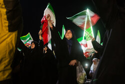 نمایش اقتدار و همدلی مردم قزوین در چهل و نهمین شب ایستادگی