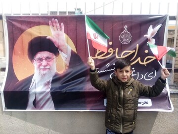 برگزاری مراسم چهلم قائد ملت با هیئات مذهبی در میدان بازار آشتیان