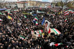 Tebriz'de Şehit Hamaney için düzenlenen anma merasiminden görüntüler