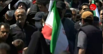 ئامادەبوونی سەرۆک کۆماری ئێران لە شەقامەکانی تاران