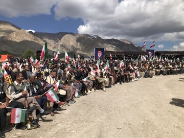 آیین باشکوه «چَمَر و چوپی» در چله رهبر شهید در ملکشاهی برگزار شد