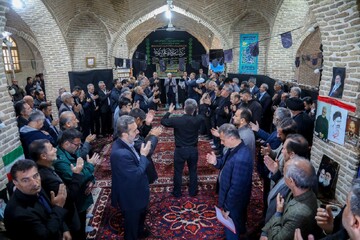 Şehr-i Kürd’de esnaf’tan Şehit Hamaney için yas töreni