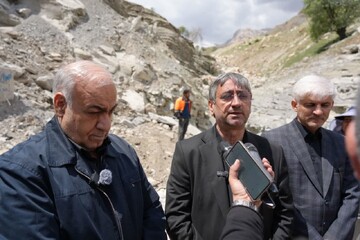 استاندار لرستان: کار در بخش‌های مختلف با قدرت ادامه دارد