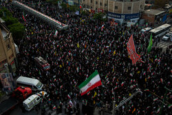 صاحبقرانی: مردم میدان را خالی نخواهند کرد