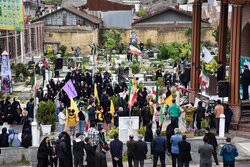 Reşt'teki öğrencilerden Ayetullah Mücteba Hamaney'e biat töreni