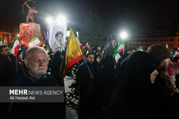 اجتماع حمایت از رزمندگان در مقابله با دشمن آمریکایی - صهیونی