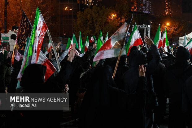 اجتماع حمایت از رزمندگان در مقابله با دشمن آمریکایی - صهیونی
