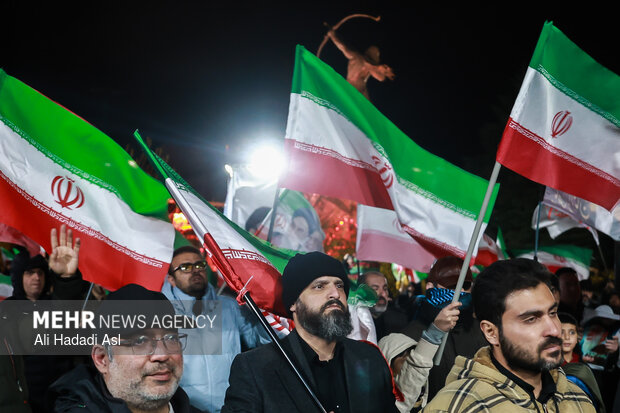 اجتماع حمایت از رزمندگان در مقابله با دشمن آمریکایی - صهیونی