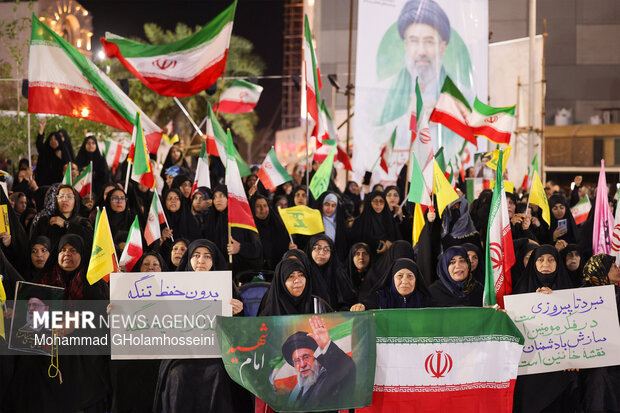 People in Bushehr mourn for martyrdom of Leader after 40 days
