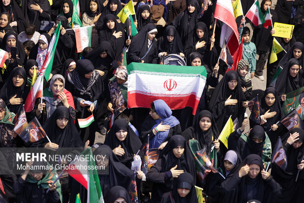 People in Bushehr mourn for martyrdom of Leader after 40 days
