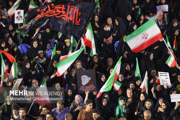 People in Bushehr mourn for martyrdom of Leader after 40 days
