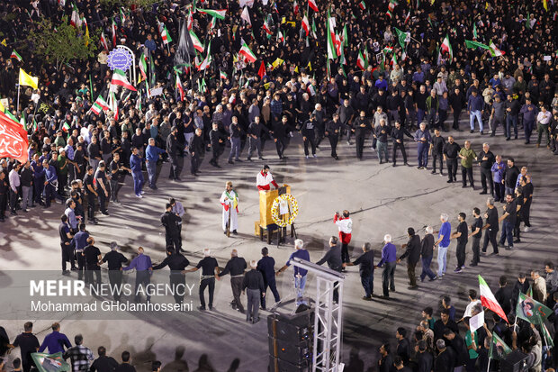 People in Bushehr mourn for martyrdom of Leader after 40 days
