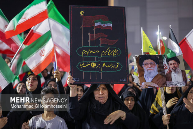 People in Bushehr mourn for martyrdom of Leader after 40 days
