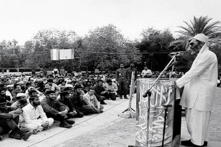 چگونه ایرانشهر، رهبر را به مردم گره زد؟/ تبعیدی که وحدت آفرید