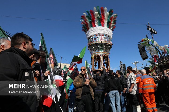 لحظات ابتدایی مراسم اربعین شهادت رهبر انقلاب با حضور مردم از زاویه دوربین عکاسان خبرگزاری مهر