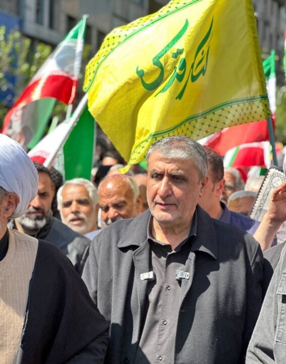 حضور رئیس سازمان انرژی اتمی در دسته عزاداری مراسم اربعین رهبر شهید امت