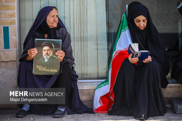 کاروان پیاده روی بیعت بانوان در یزد