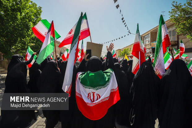 کاروان پیاده روی بیعت بانوان در یزد