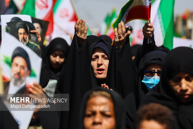 کاروان پیاده روی بیعت بانوان در یزد