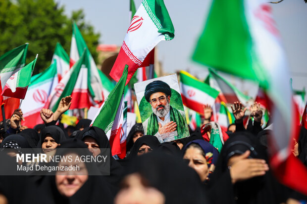 کاروان پیاده روی بیعت بانوان در یزد