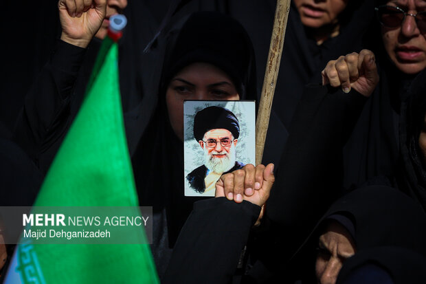 کاروان پیاده روی بیعت بانوان در یزد