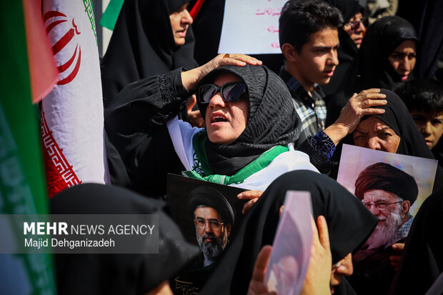 کاروان پیاده روی بیعت بانوان در یزد