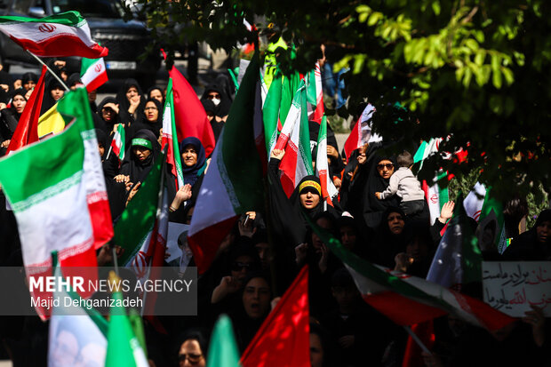 کاروان پیاده روی بیعت بانوان در یزد