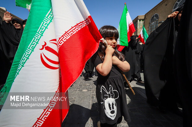 کاروان پیاده روی بیعت بانوان در یزد