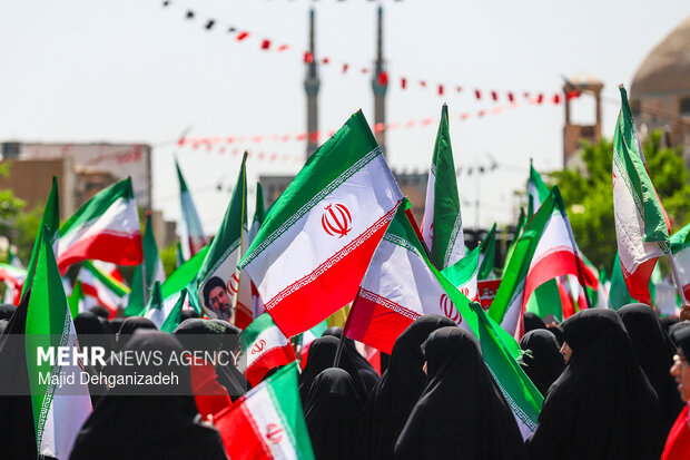 کاروان پیاده روی بیعت بانوان در یزد