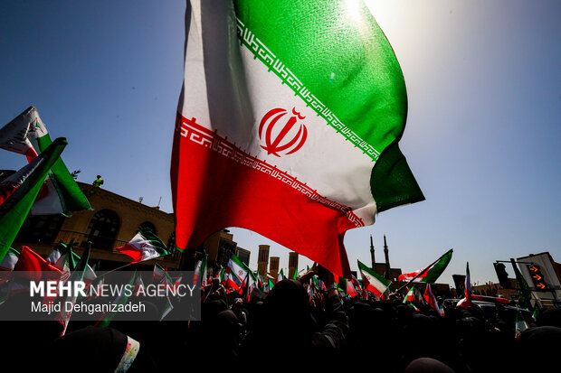 کاروان پیاده روی بیعت بانوان در یزد