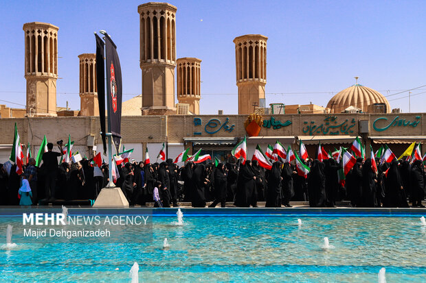 کاروان پیاده روی بیعت بانوان در یزد