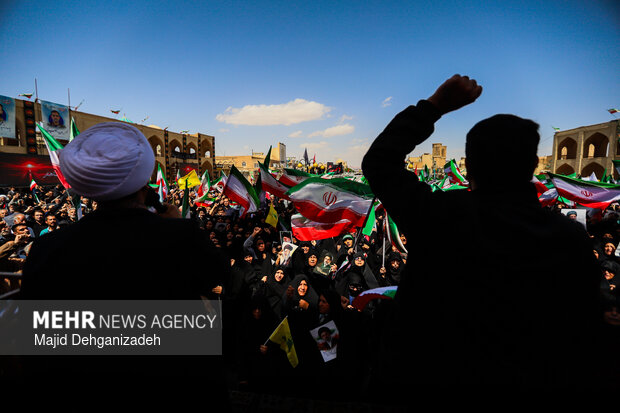 کاروان پیاده روی بیعت بانوان در یزد