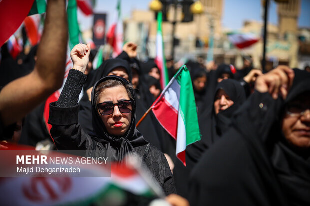 کاروان پیاده روی بیعت بانوان در یزد