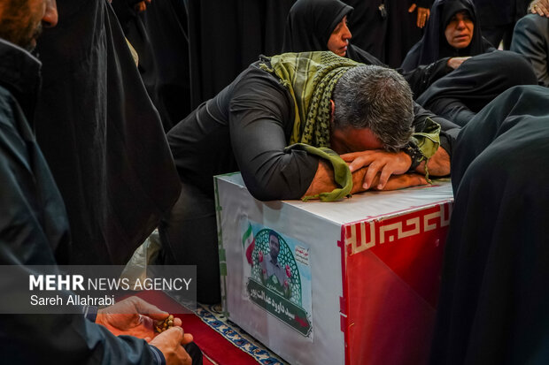وداع با شهید خادمی در حرم شاهچراغ(ع)